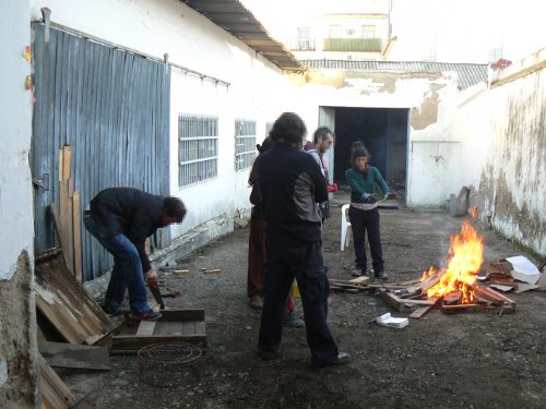 Primera Jornada de Puertas Abiertas en el CSOA La Huelga (9/01/10)