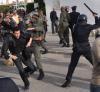 Nador - Marruecos: Brutal represión policial contra una protesta de desocupados (nador-represion7.JPG)